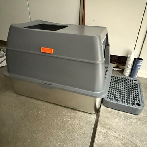 Jumbo hooded cat litter box - hooded,